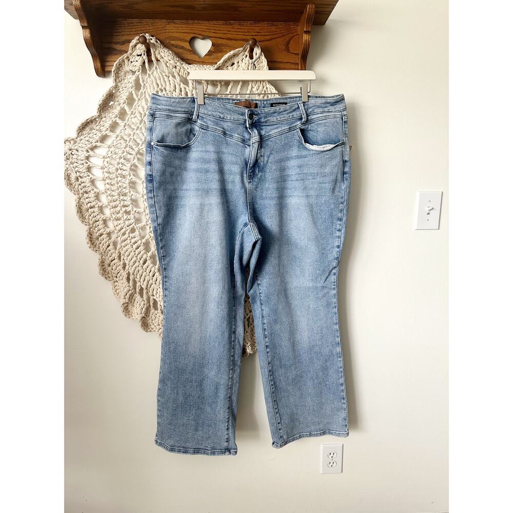 Judy Blue Retro Wide Fit Light Wash Jeans Size 24W